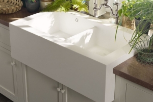 Chọn chậu rửa chén đá nhân tạo hay inox tốt hơn?