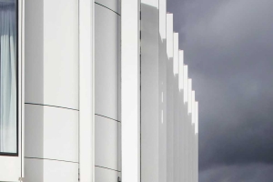 Đá nhân tạo Corian ốp ngoài trời cho công trình tại NGS MacMillan (Anh Quốc)