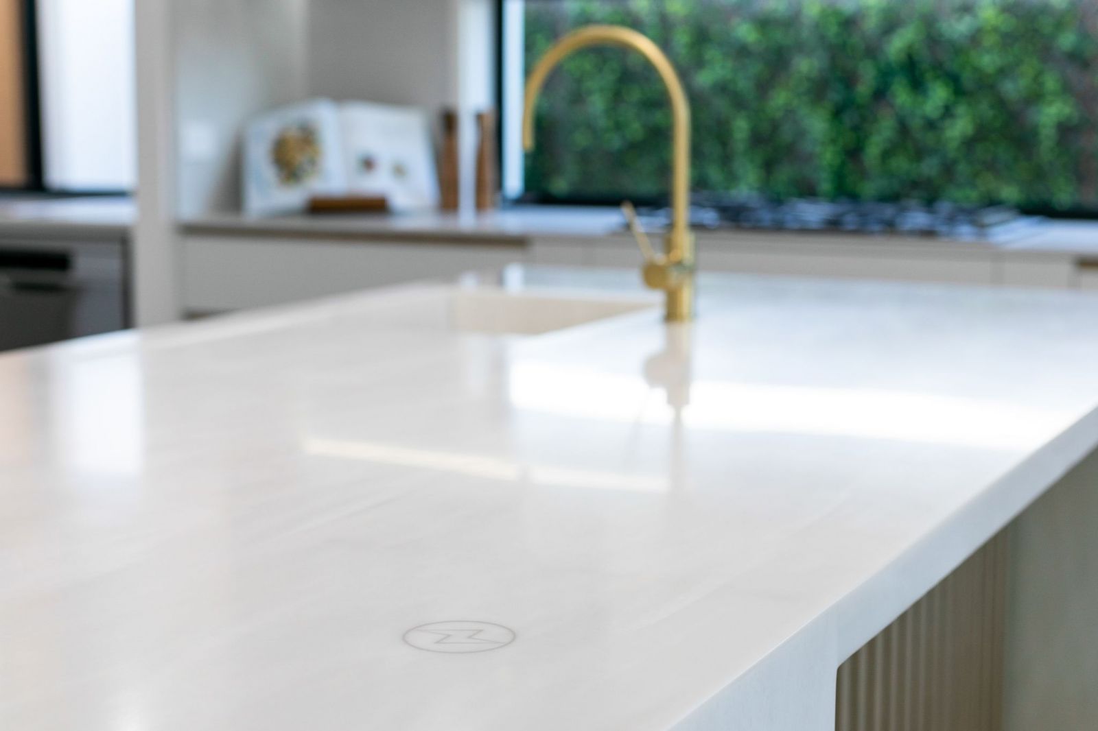 mat-bep-solid-surface-mau-river-pearl
