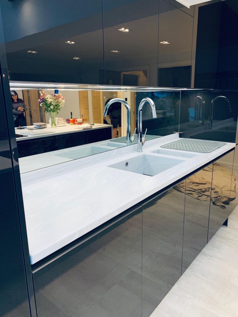 mặt bếp đá solid surface