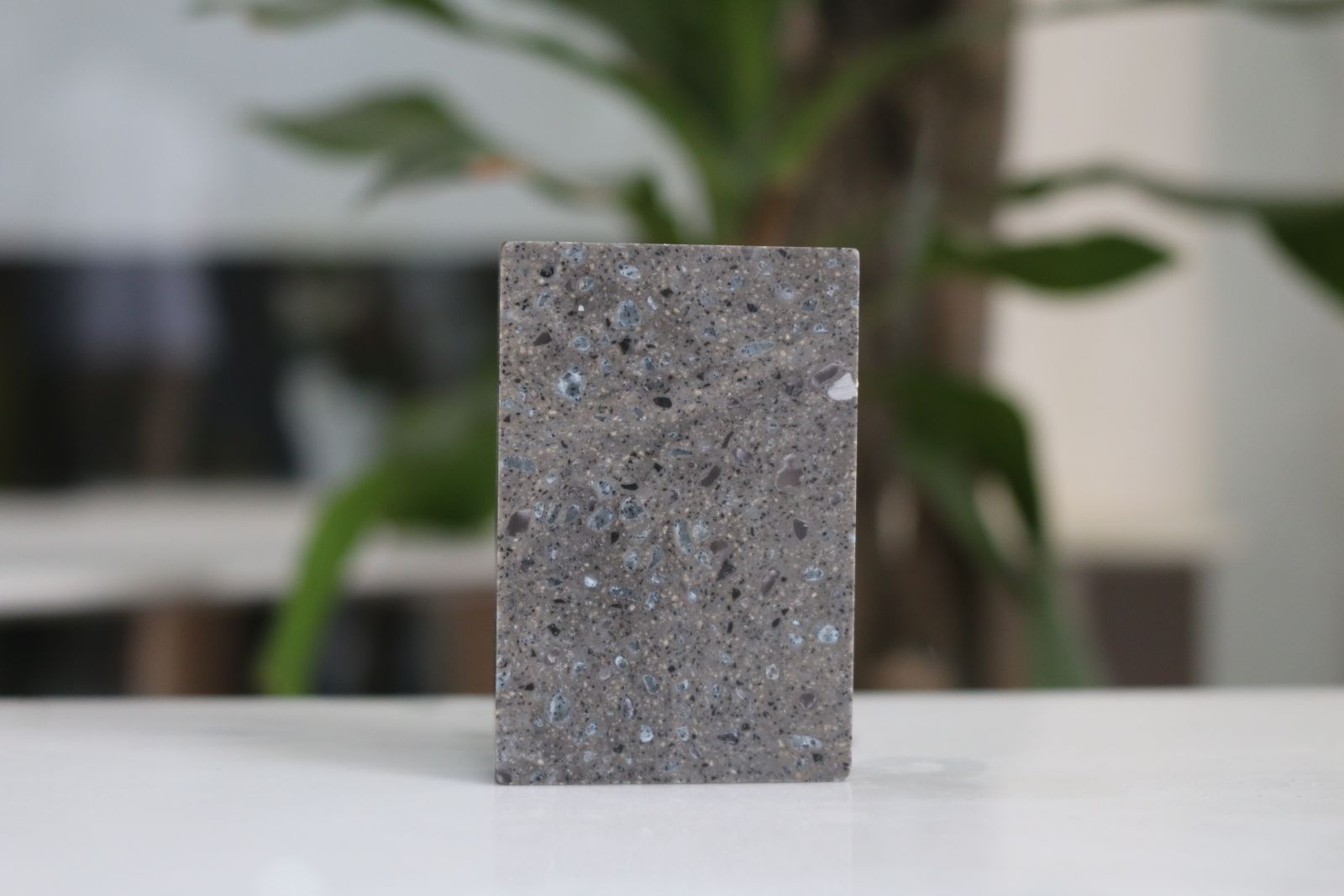 đá solid surface màu lava rock