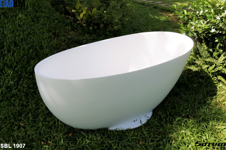bồn tắm đặt sàn