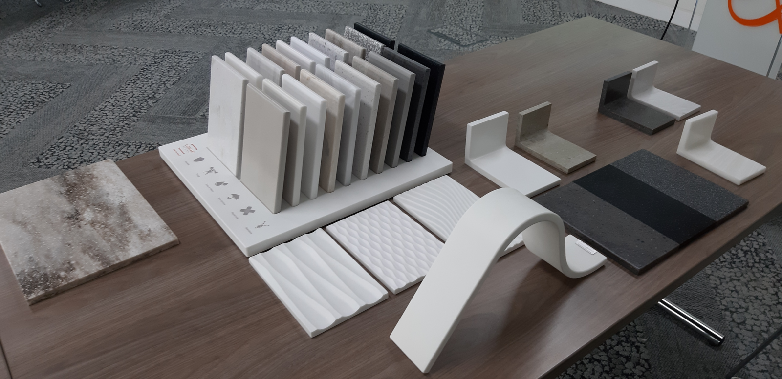 đá solid surface uốn cong