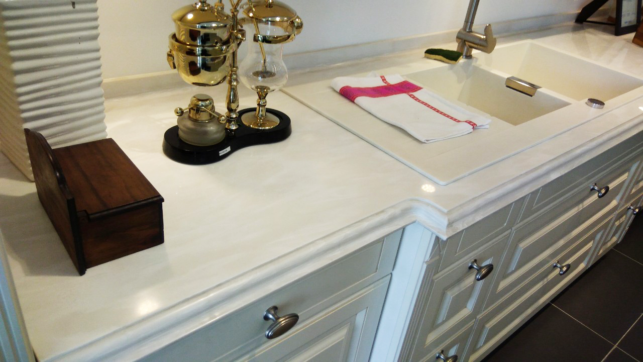 Mặt bếp đá solid surface