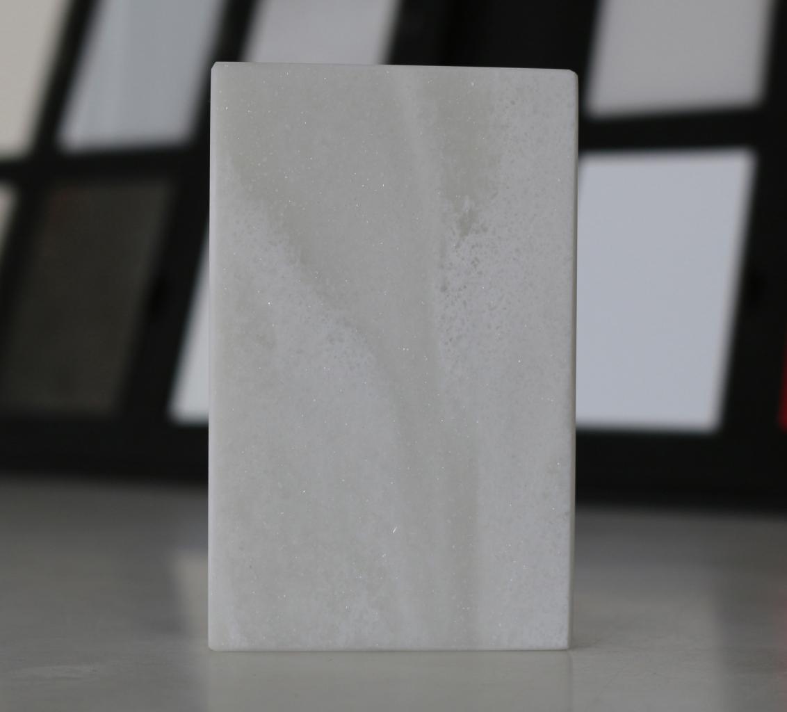 đá solid surface làm quầy lễ tân