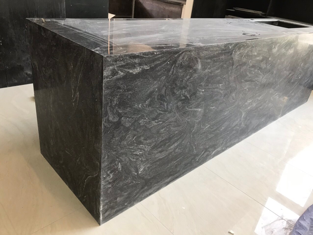 quầy lễ tân đá solid surface